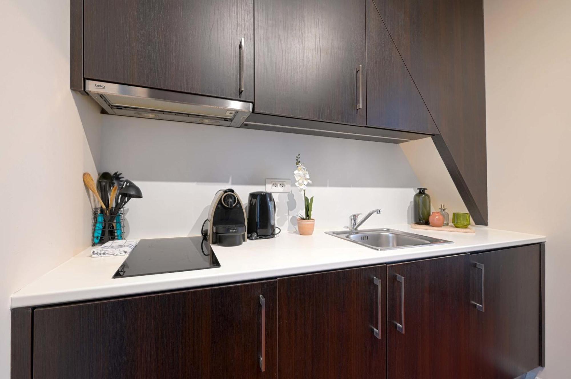 Large Modern Studio Close To The Eiffel Tower And Paris Highlights Appartement Buitenkant foto