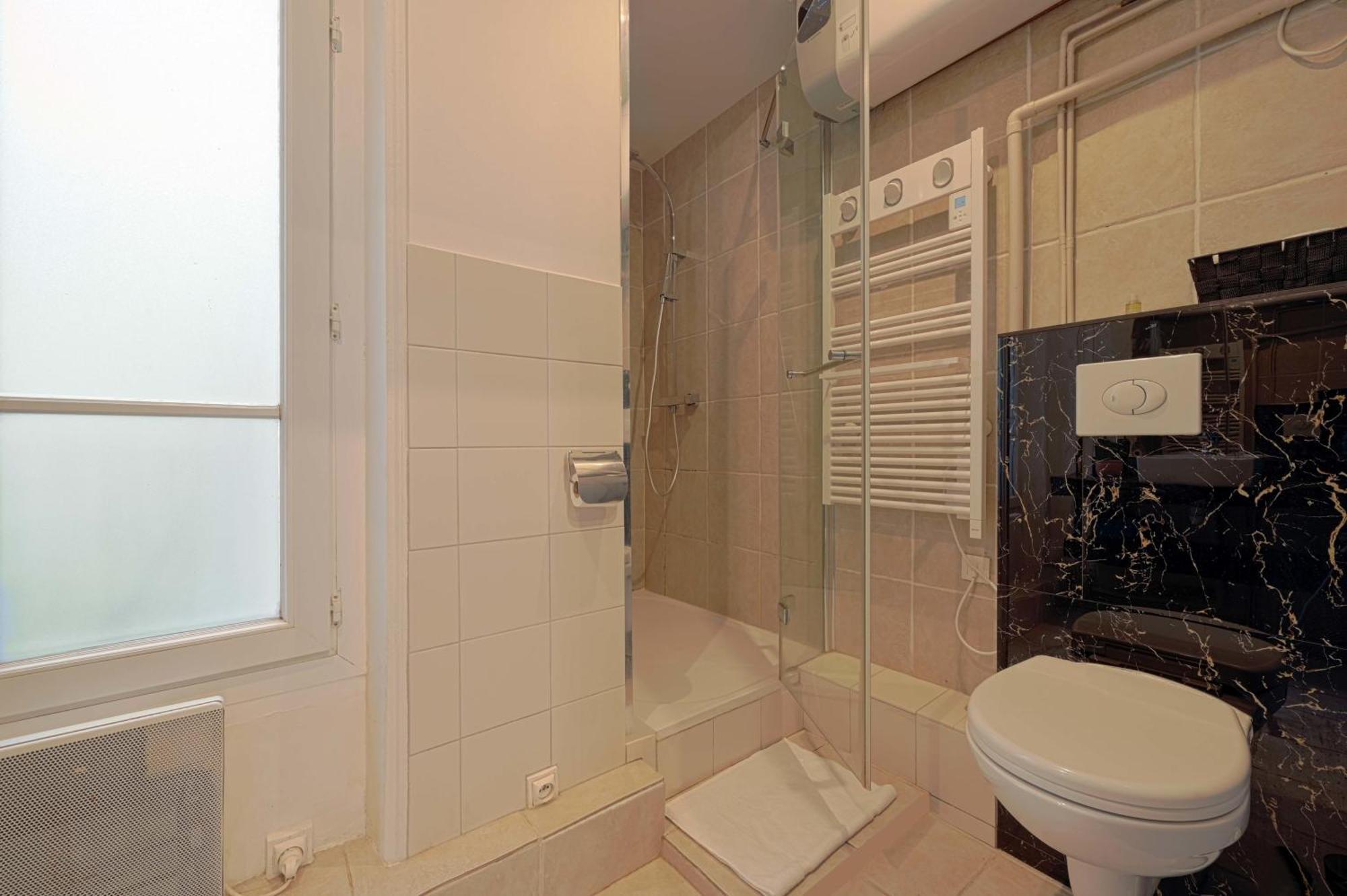 Large Modern Studio Close To The Eiffel Tower And Paris Highlights Appartement Buitenkant foto